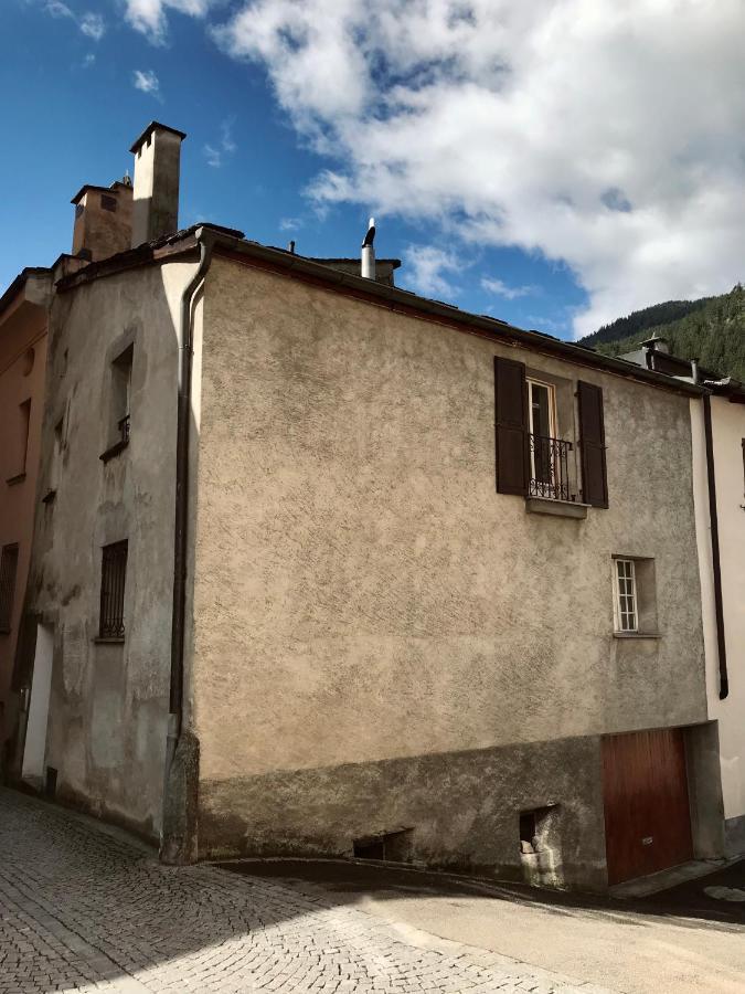 Centrally Located Apartment In Poschiavo Εξωτερικό φωτογραφία